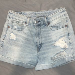 American Eagle jean mom short size 4